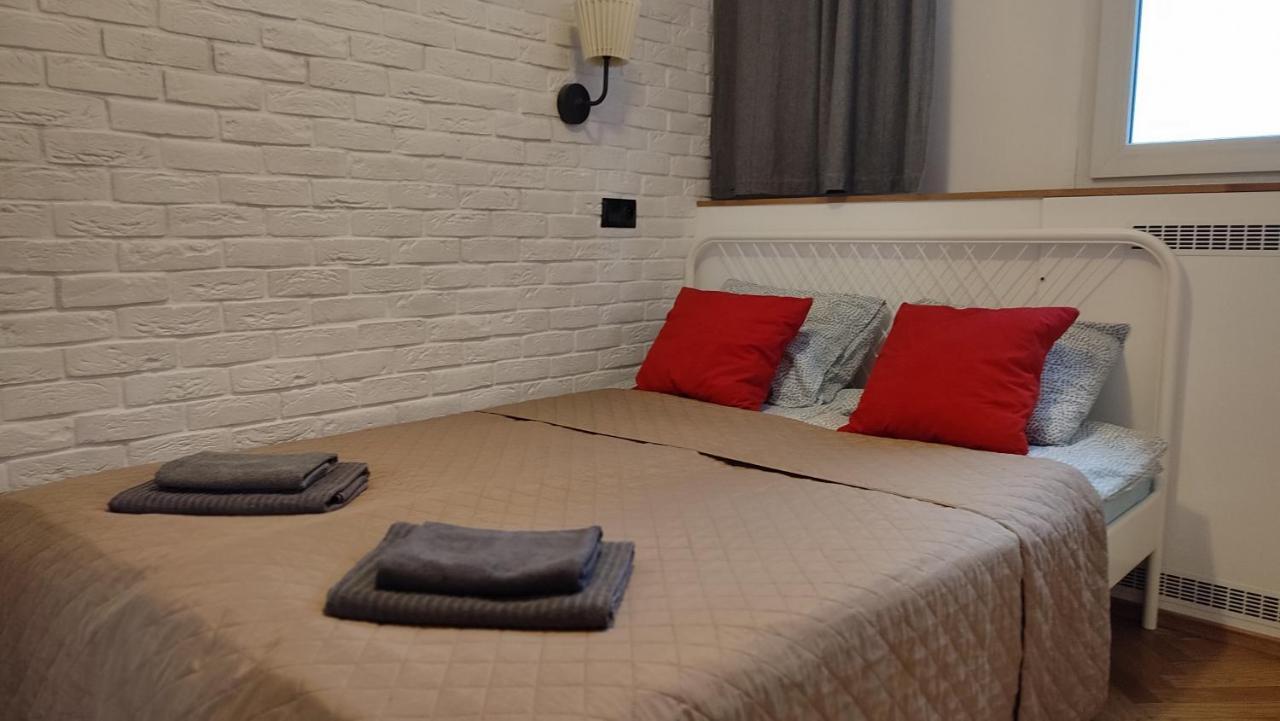 Centrum - Metro Rondo Onz Apartamento